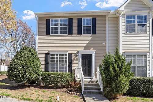305 Anterbury Dr Photo 1