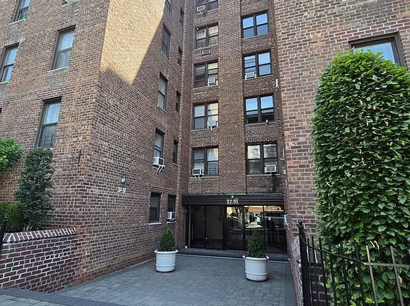 3751 86th St APT 3B, Flushing, NY 11372