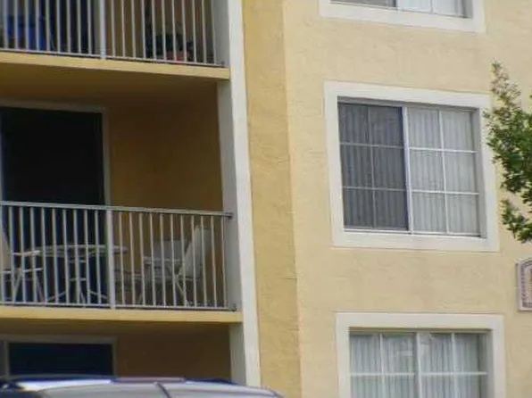 107 Yacht Club Way APT 205, Hypoluxo, FL 33462