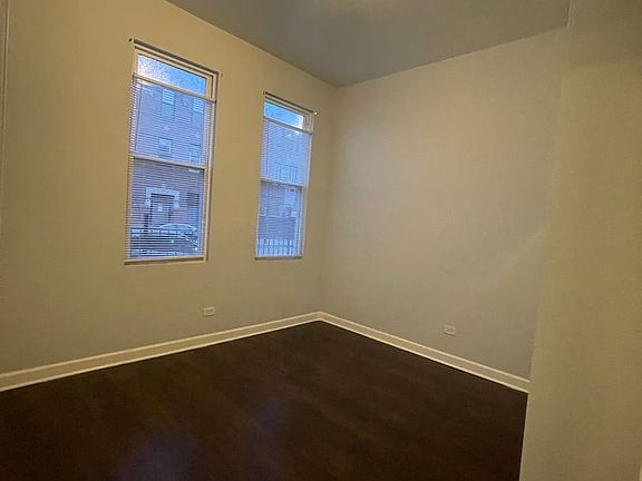 5th image of 2200 W 21st Pl APT 1R