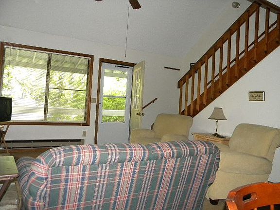 3rd image of 57 Susan Dr