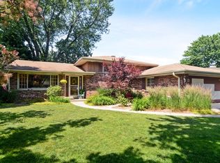 910 E Holly Way, Palatine, IL