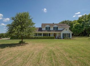 624 E Highland Rd, Red Oak, TX 75154