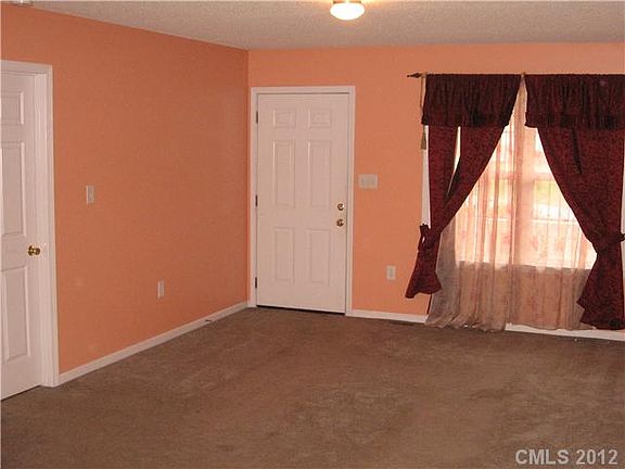 3rd image of 2806 River Village Ln