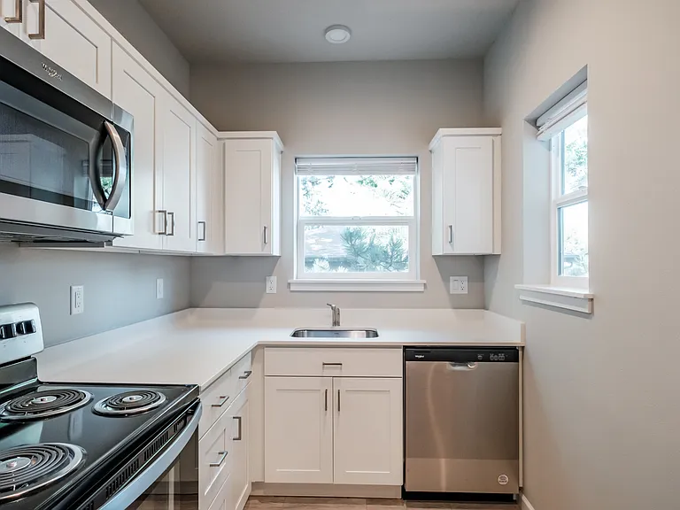 4125 Market St NE — Photo 9