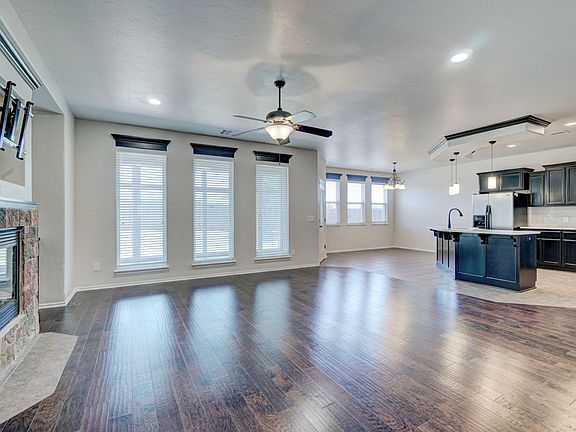 3rd image of 1608 NW 157th Cir