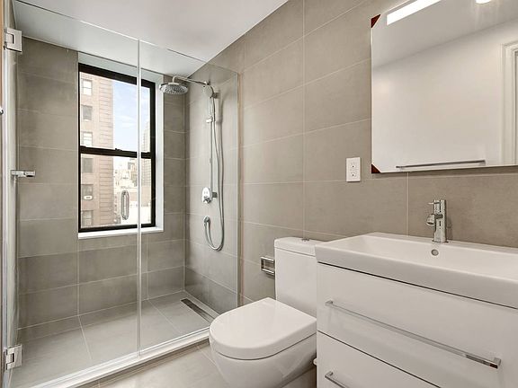 3rd image of 301 E 21st St APT 9A