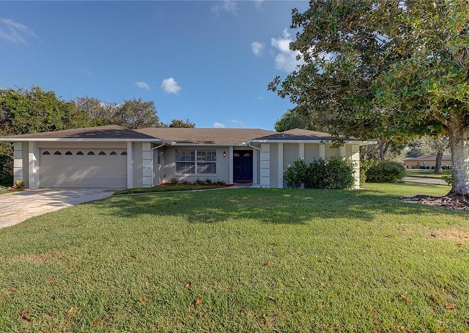 2nd image of 200 W Cottesmore Cir