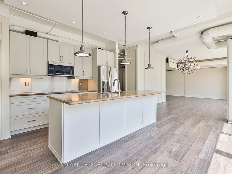 32 Stewart St #705 — Photo 10