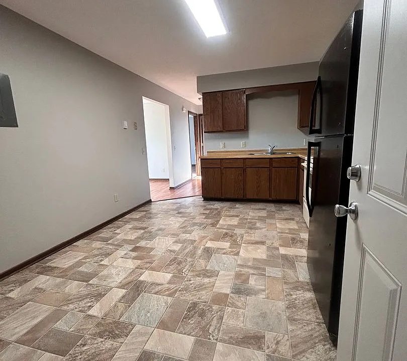 1055 Imperial Cir