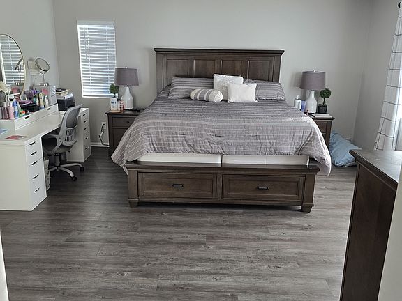 Master bedroom/ Bedroom 1