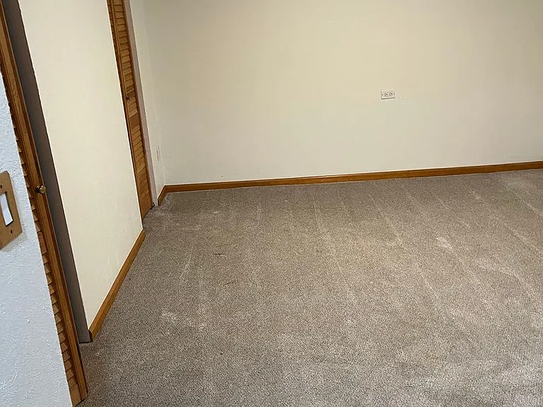 332 S Carr Ave W — Photo 26