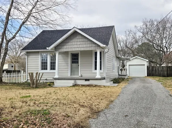 506 1st St, Lawrenceburg, TN 38464