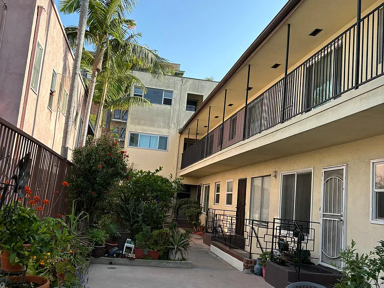 1015 E Ocean Blvd #17 — Photo 27