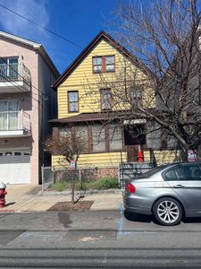 318 Claremont Ave, Jersey City, NJ, 07305