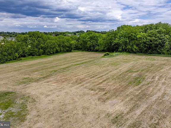 5th image of 801 Millwood Rd