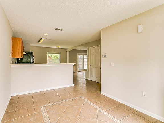 4th image of 1062 Buccaneer Blvd