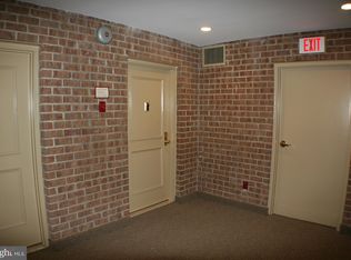 5817 Edson Ln APT 202, Rockville, MD 20852