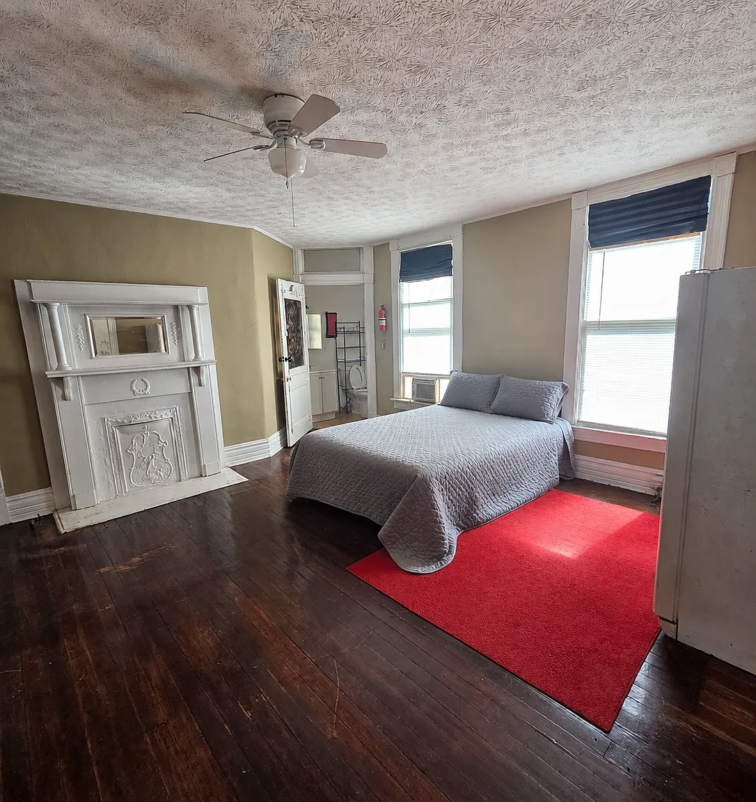 40 Brown Avenue, Unit 1 — Photo 2