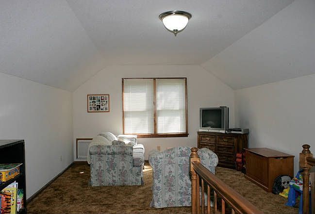 2nd image of 100 Lake Front Dr