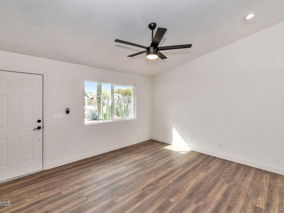 3rd image of 3026 W ROSS Avenue