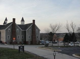 403 Genesee St #D, Delafield, WI 53018