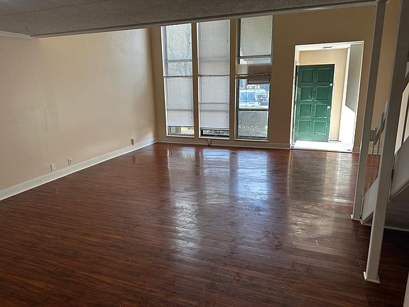 3rd image of 522 Canberra Dr #28
