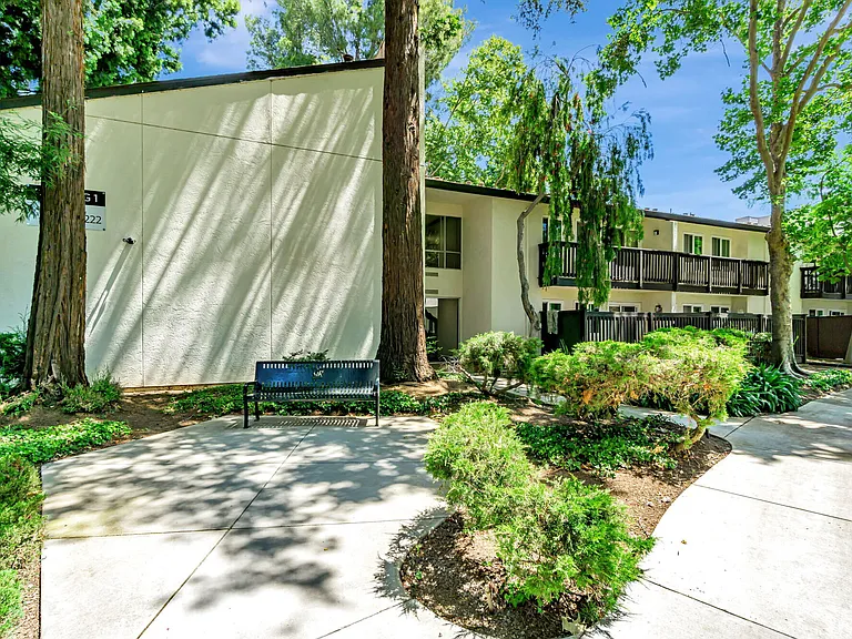 Clayton Gardens — Photo 13