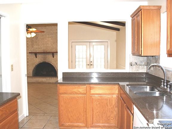 3rd image of 4334 Stockdale St