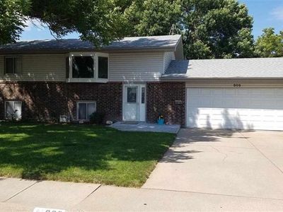 909 W Reid Avenue, North Platte, NE, 69101