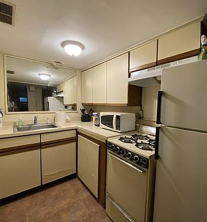 4th image of 501 Euclid Ave #6