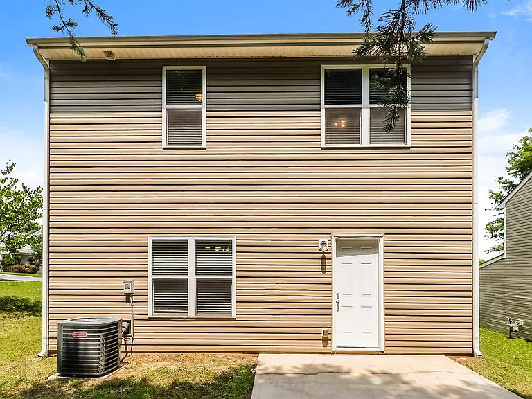 2541 Meadow Crossing Dr — Photo 17