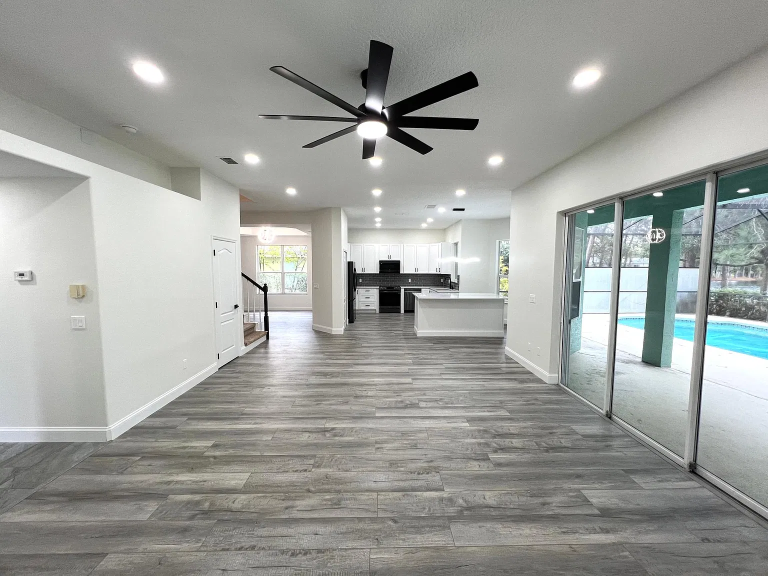 4 bed, 3017 sqft, $4,200 — Photo 4