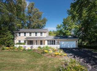 28426 W Lindbergh Dr, Barrington, IL