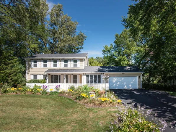 28426 W Lindbergh Dr, Barrington, IL 60010