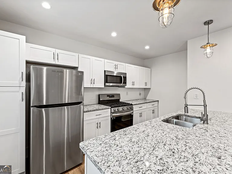 636 Francis Pl NW #A — Photo 11