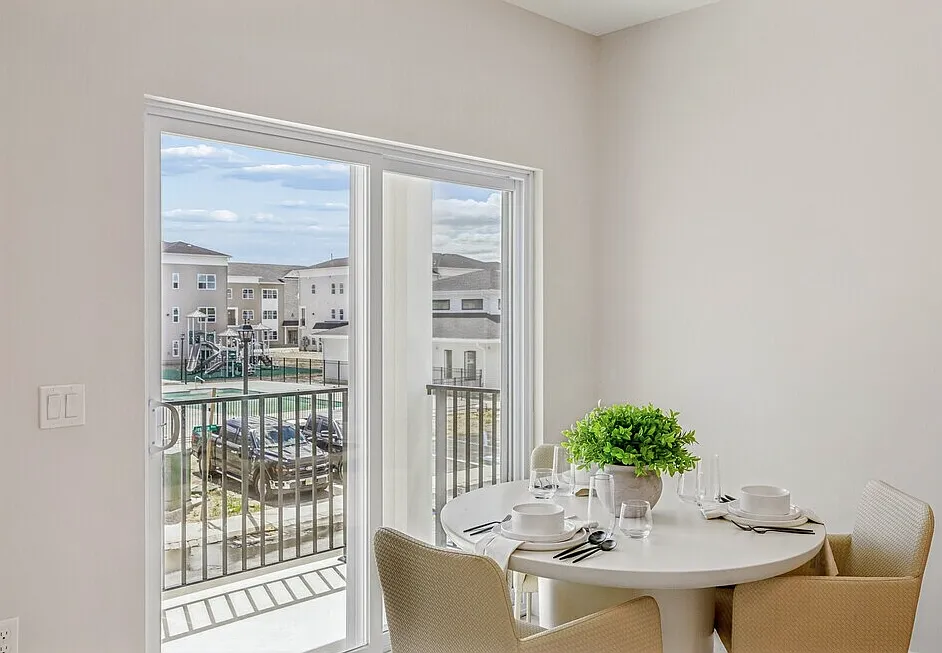 Paramount Apartments & Townhomes — Photo 4