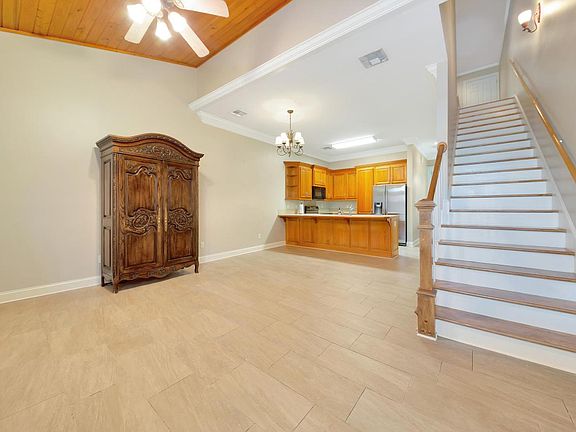 3rd image of 400 W Brentwood Blvd #39