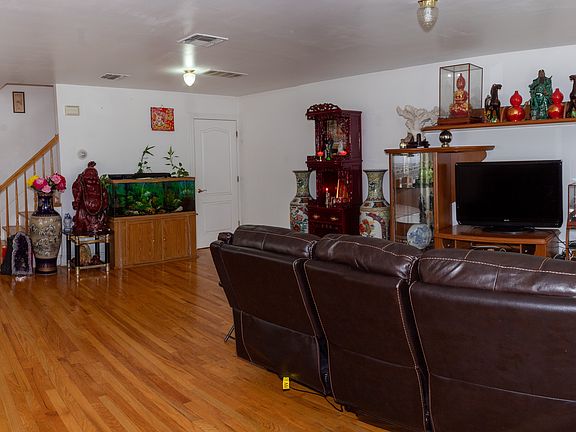 4th image of 17 Quinlan Ave