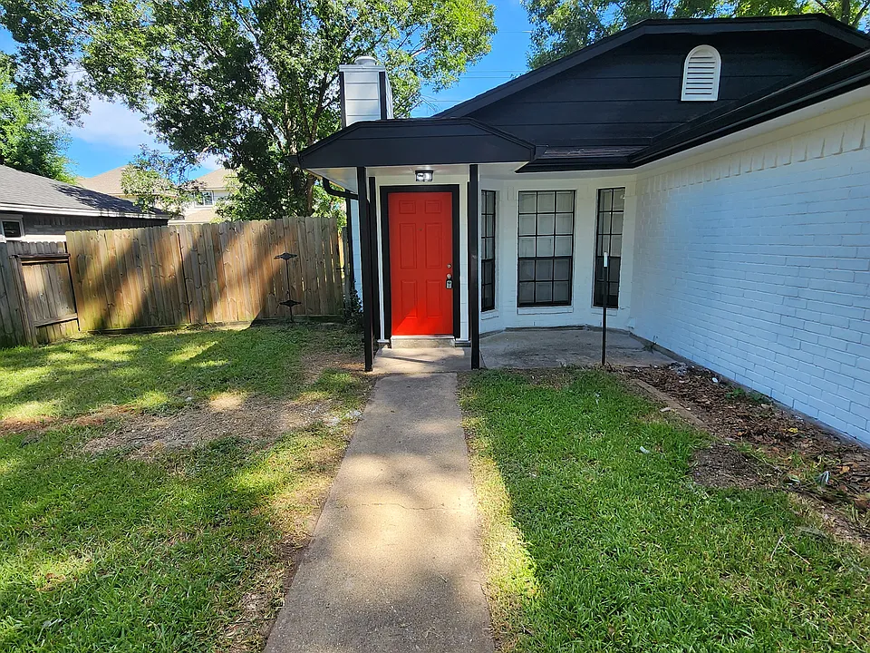 5003 Maurita Dr