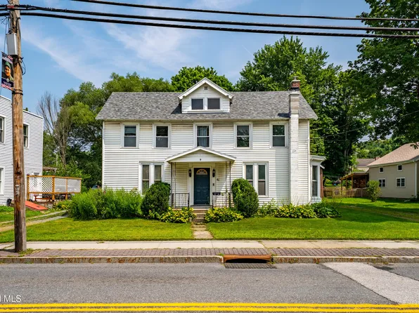 61 High Street, Hoosick Falls, NY 12090