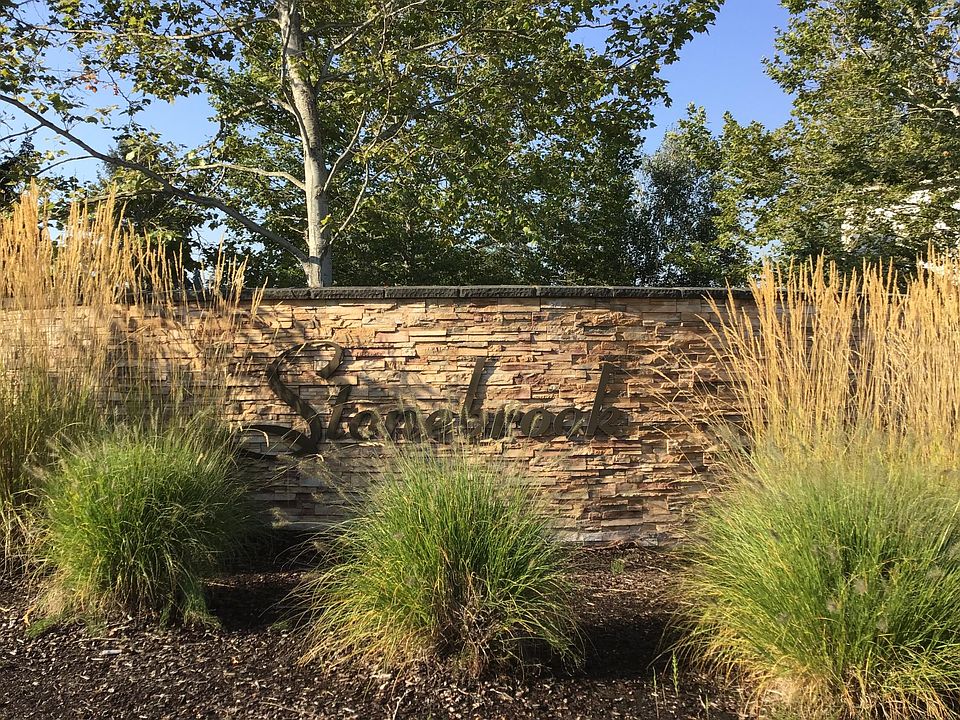 Stonebrook Townhomes Entrance