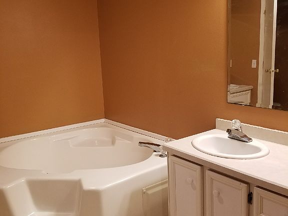 5th image of 916 W Nezpique St