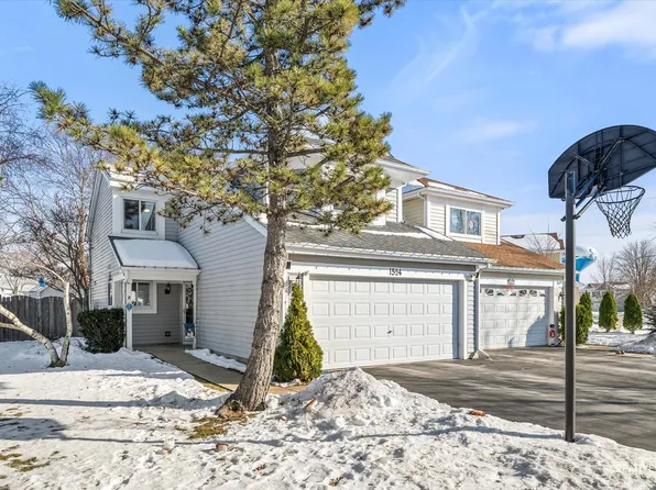 1524 S Pembroke Dr, South Elgin, IL 60177