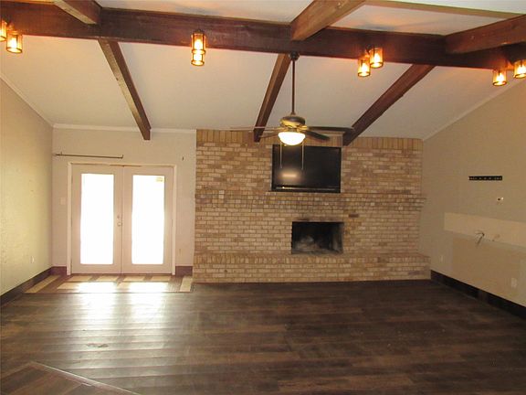 3rd image of 208 Opal St