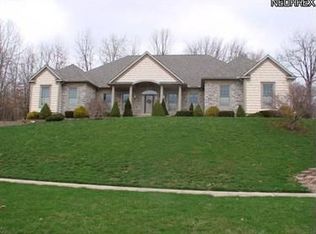 651 River Bend Blvd, Kent, OH 44240
