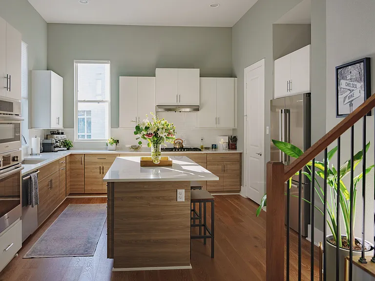 381 E Greenbriar Ln #1001 — Photo 3