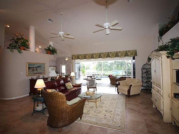 2nd image of 2719 Saint Thomas Dr