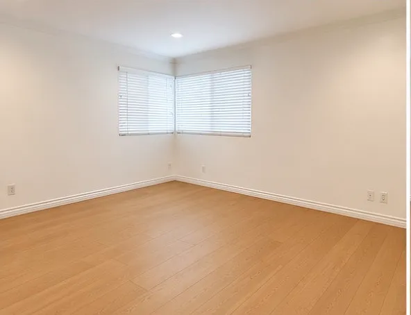 1505 Riviera Dr — Photo 9