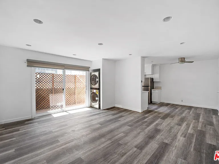 733 N Hayworth Ave #4 — Photo 15